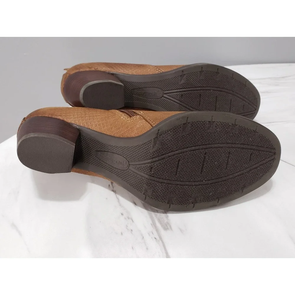 NEW NO BOX 9.5 Baretraps Rylen Brown Ankle Boots Buckle Strap Block Heel Booties
